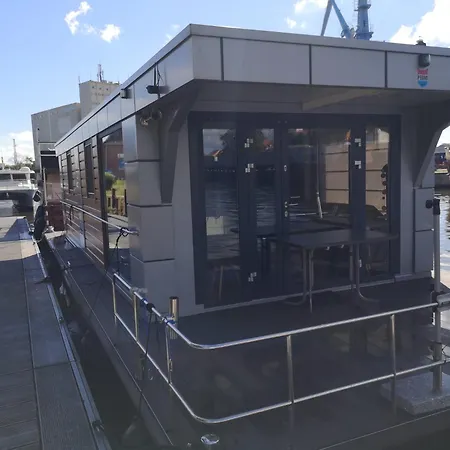 Botel Hausboot Im Binnenhafen Ohne Fahrt Anklam