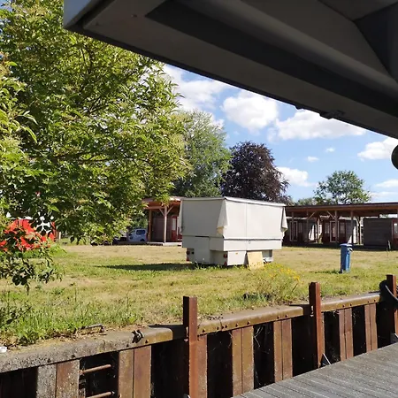 Hausboot Im Binnenhafen Ohne Fahrt