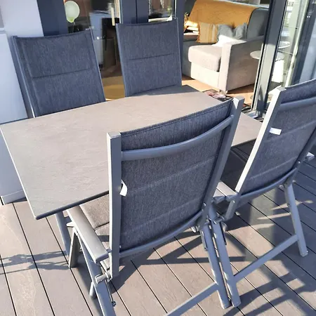 Hausboot Im Binnenhafen Ohne Fahrt 보트호텔
