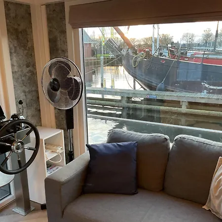 Hausboot Im Binnenhafen Ohne Fahrt
